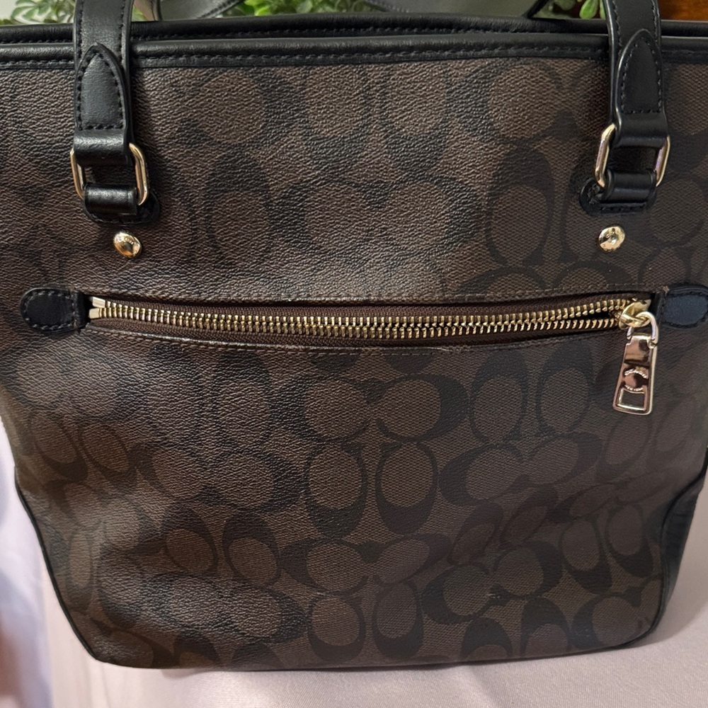 Coach City ZipTote -  Black and Brown Signature Canvas with gold hardware EUC - Picture 5 of 13